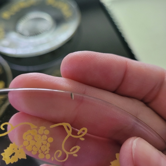 Vintage Anchor Hocking dessert plates with yellow vineyard pattern - Picture 6 of 10